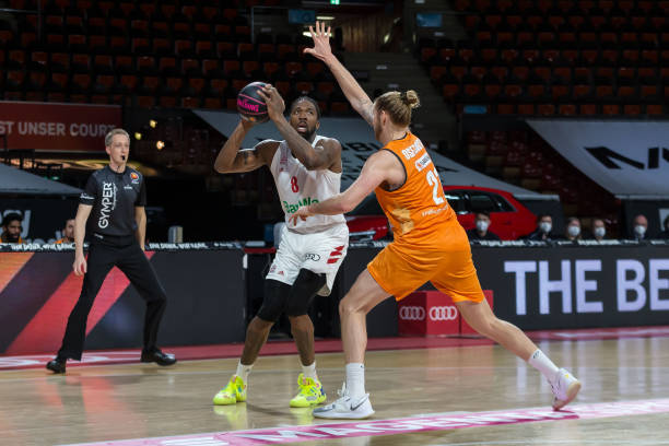 频繁使用高 频繁使用高