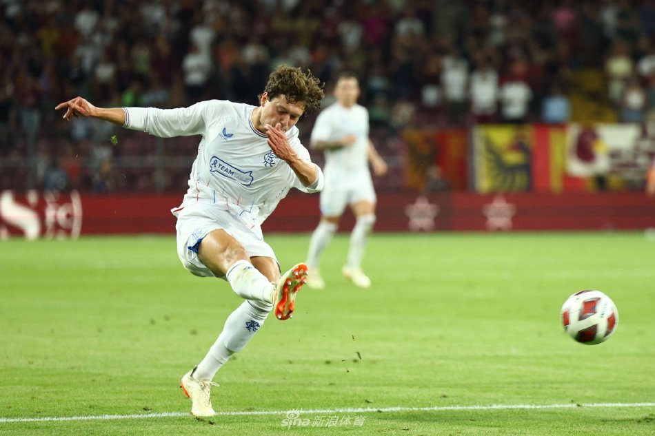 而他在比赛 而他在比赛